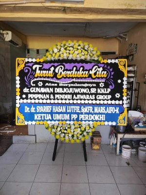 Papan Bunga di Ciparakan Kalipucang